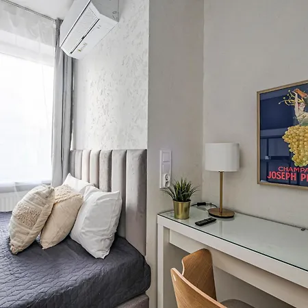 Hostel Prestige Center Metro, Ac, Smart Tv, 2 Bathrooms *