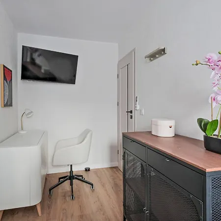 Hostel Prestige Center Metro, Ac, Smart Tv, 2 Bathrooms Varsó