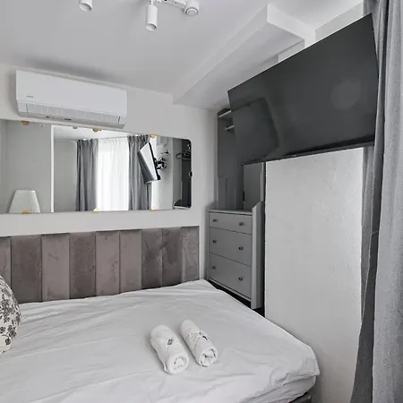 Prestige Center Metro, Ac, Smart Tv, 2 Bathrooms * Varšava