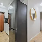 Prestige Center Metro, Ac, Smart Tv, 2 Bathrooms Hostel